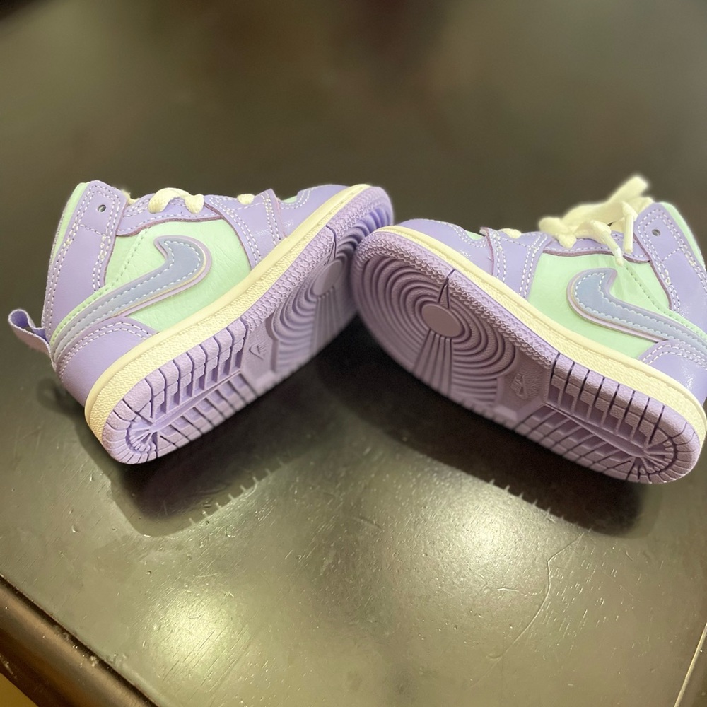 2 pair baby Nikes size 4c